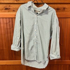 Universal Thread Men's Green Striped Button Down Shirt